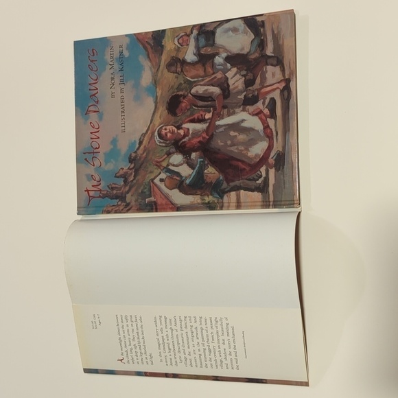 Nora Martin The Stone Dancers Hardback Book w/Cover - 1995 - Picture 3 of 8